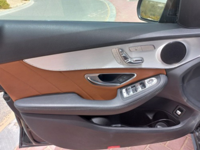 Mercedes-Benz C-Class, Carros, Bissau