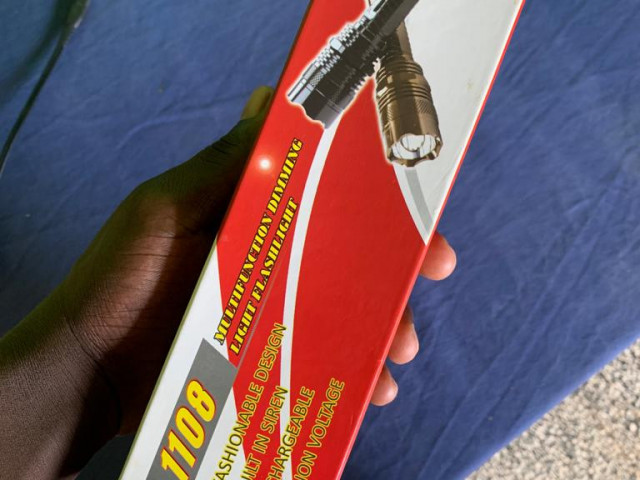 Arma de Choque, Negócio à Venda, Bissau