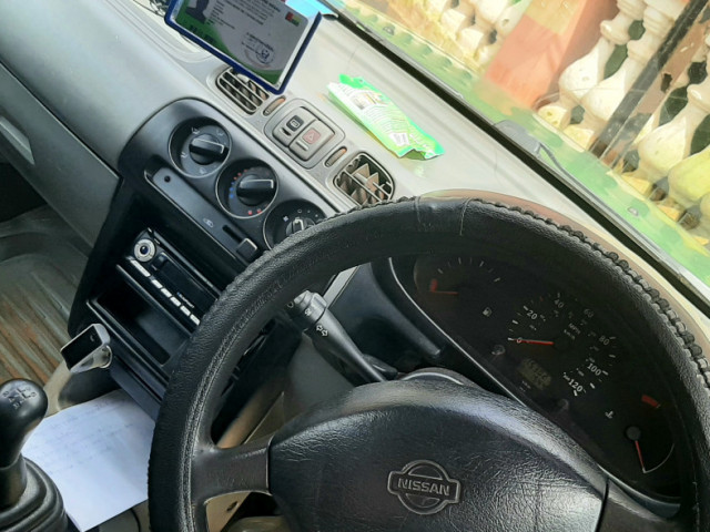Nissan Micra, Carros, Bissau