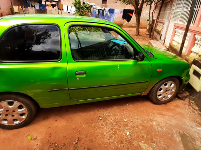 Nissan Micra, Carros, Bissau
