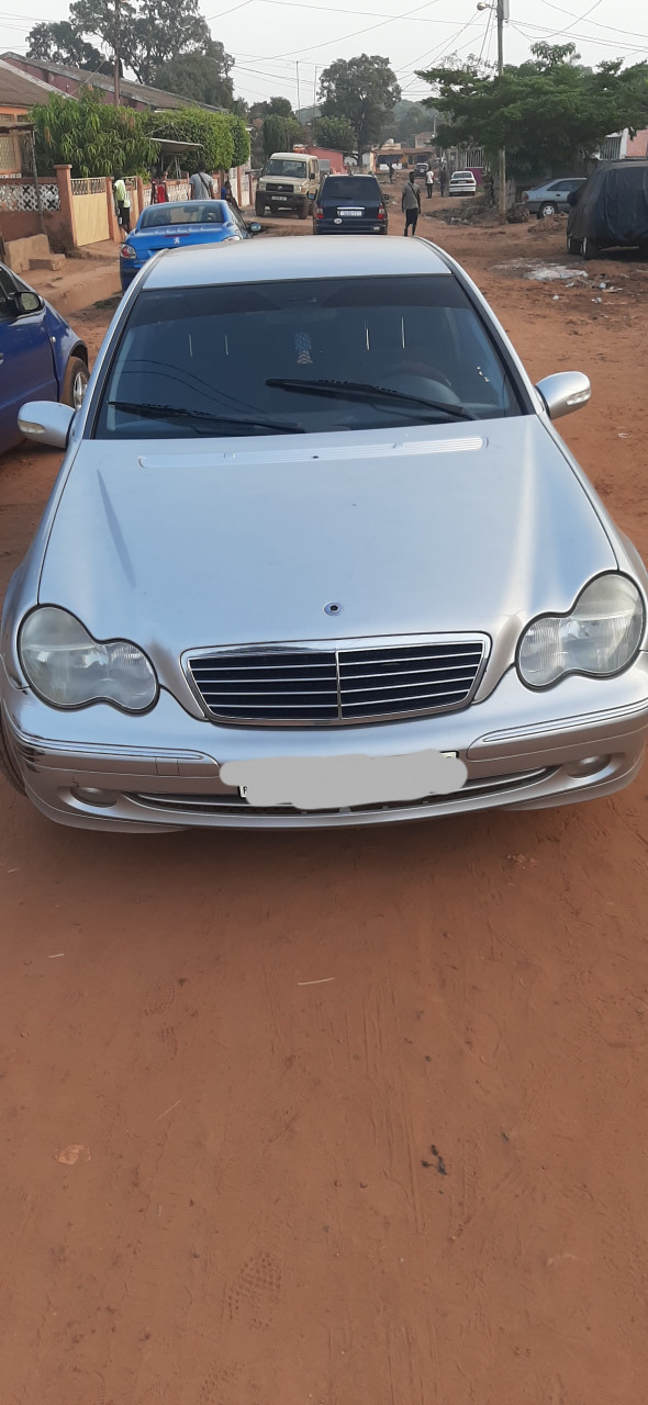 Mercedes-Benz Classe-C, Carros, Bissau
