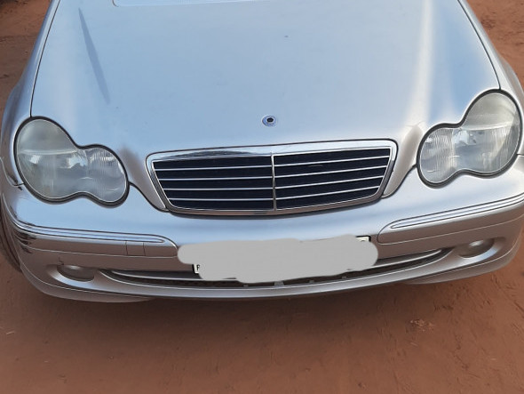 Mercedes-Benz Classe-C, Carros, Bissau