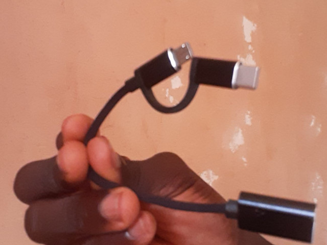 Cabo USB OTG, Telemóveis, Bissau