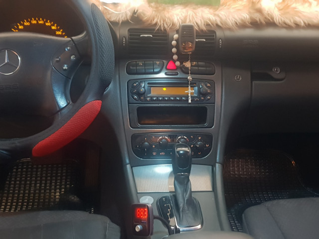 Mercedes-Benz C-Class, Carros, Bissau