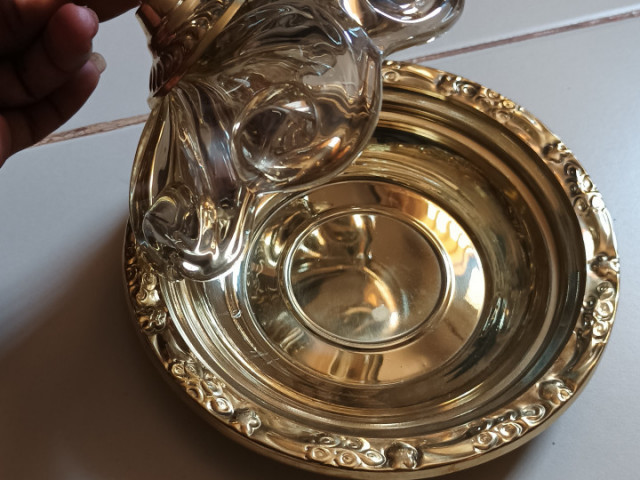 Tigela Coberta de Vidro Rosa de Carnaval, Utensílios de Cozinha, Bissau