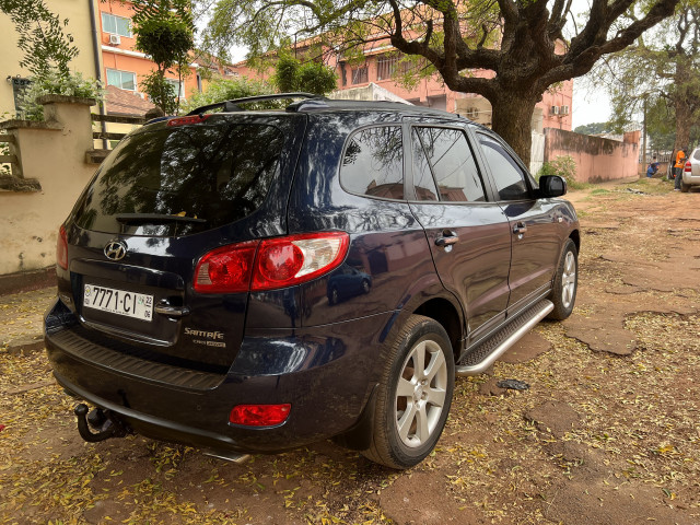 Hyundai Santa Fe, Carros, Bissau