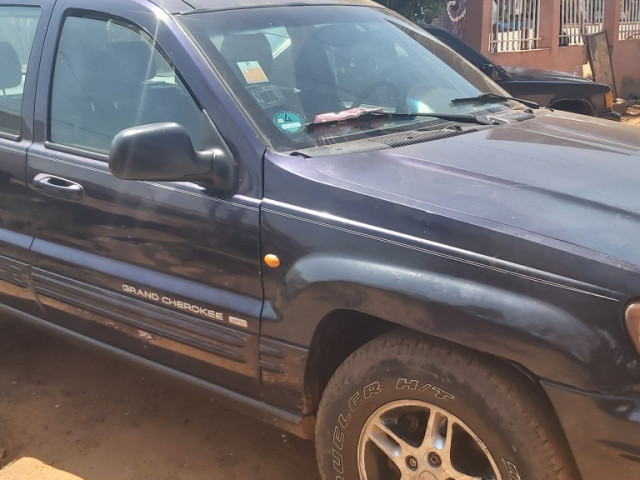 Jeep Grand Cherokee, Carros, Bissau