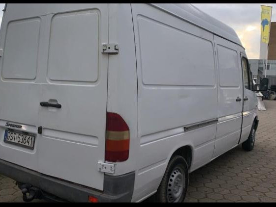 Mercedes-Benz Sprinter, Carros, Bissau