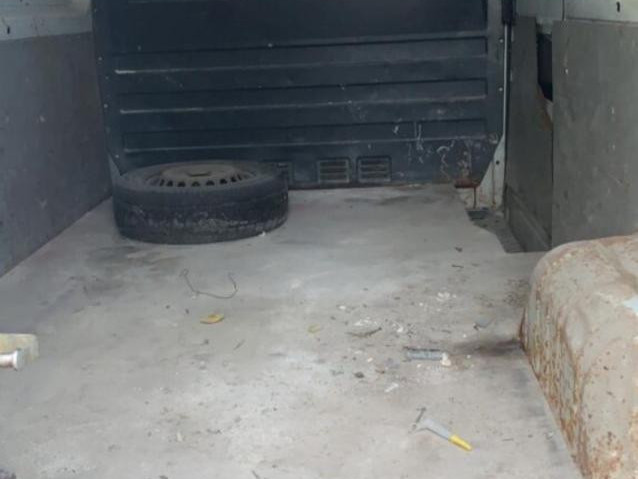 Mercedes-Benz Sprinter, Carros, Bissau