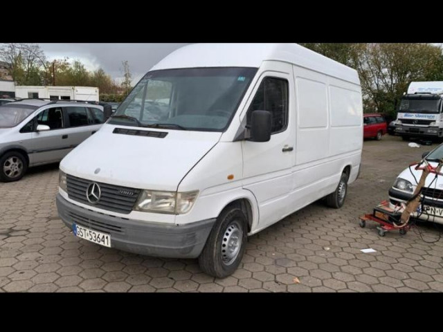 Mercedes-Benz Sprinter, Carros, Bissau