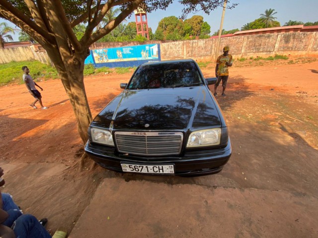 Mercedes-Benz C-Classe, Carros, Bissau