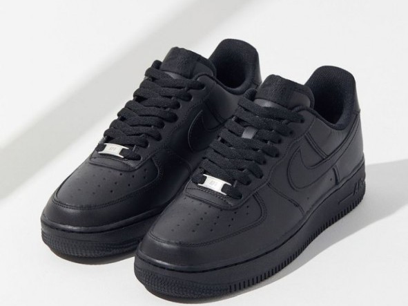 Diferentes tênis Nike Air Force, Calçado, Bissau