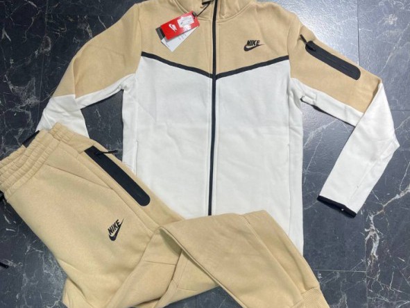 Diférentes Nike Air Max, Roupa, Bissau