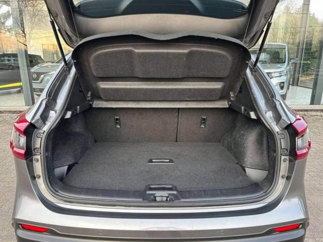 Nissan Qashqai, Carros, Bissau