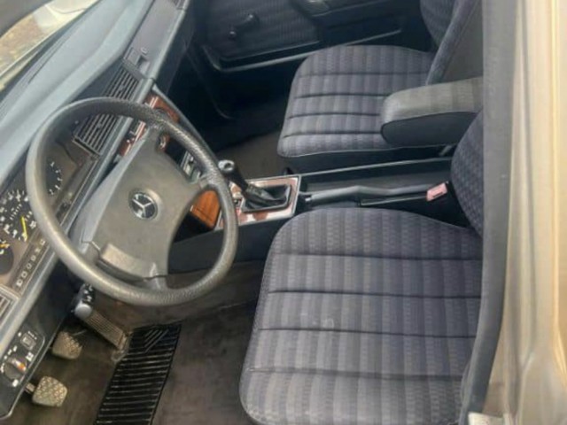 Mercedes-Benz Classe C, Carros, Bissau