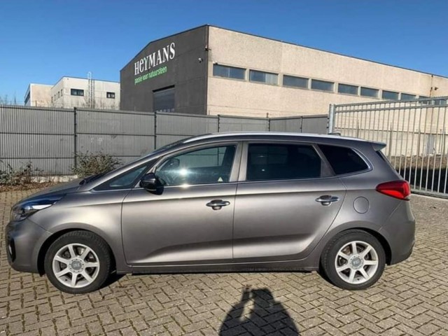 Kia Carens, Carros, Bissau