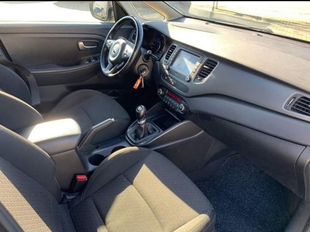 Kia Carens, Carros, Bissau