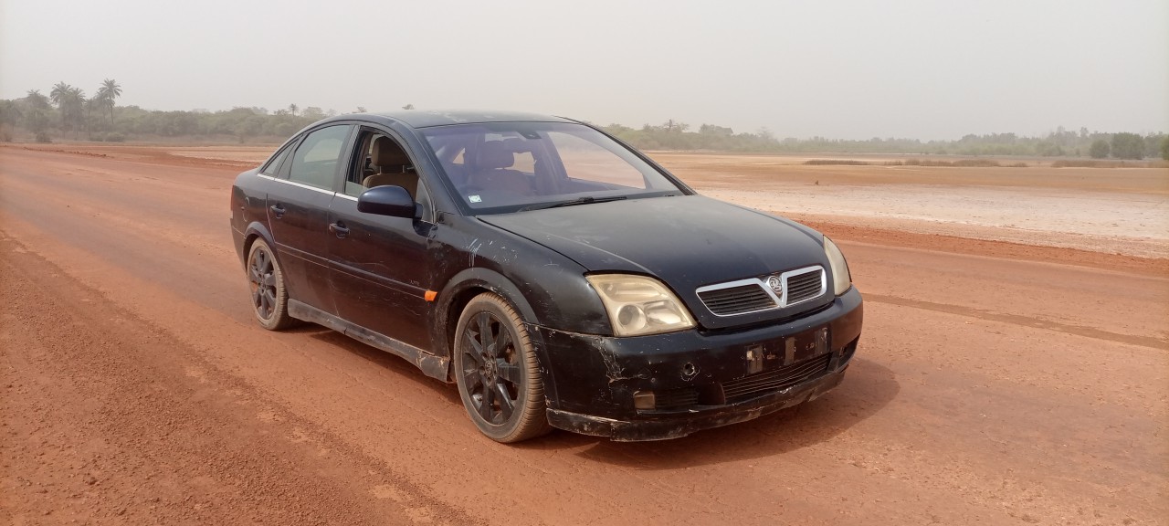 Opel Vectra, Carros, Bissau