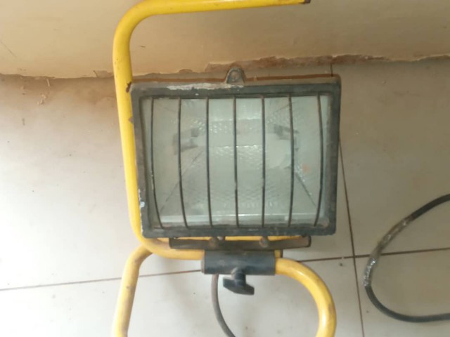 Garden Pipe Light, Telemóveis, Bissau