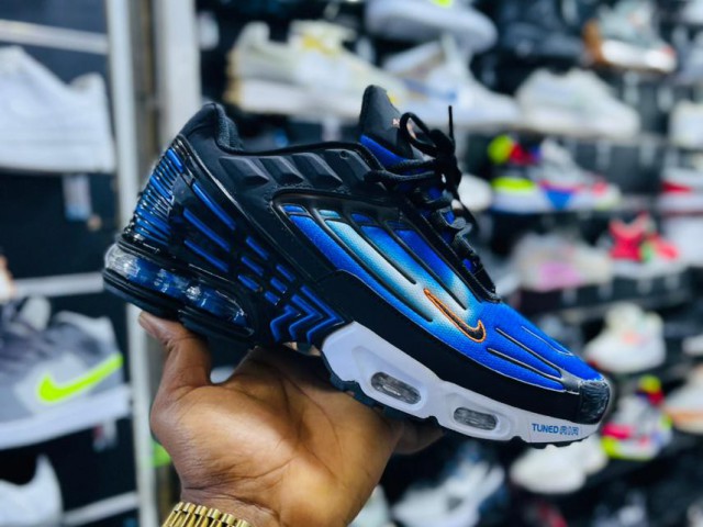 Diférentes Tênis Nike Air Max, Calçado, Bissau