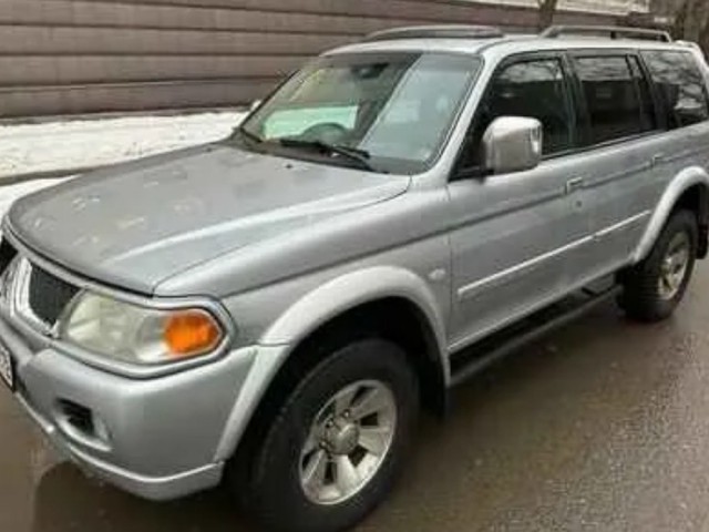 Mitsubishi Pajero, Carros, Bissau