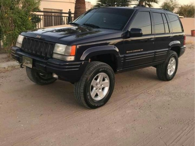 Jeep Cherokee, Carros, Bissau