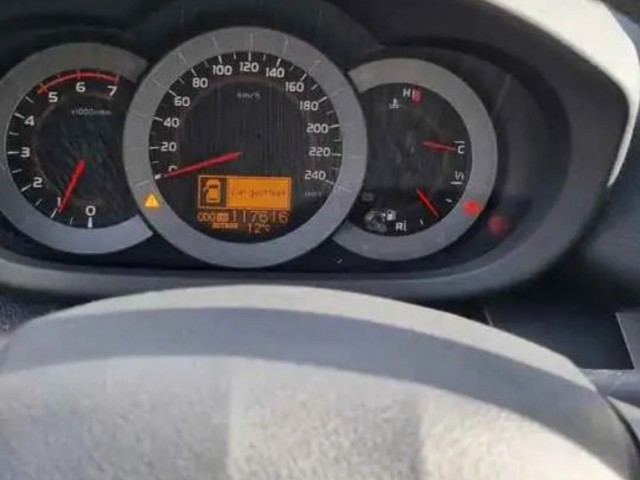 Toyota RAV4, Carros, Bissau