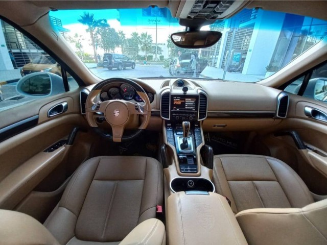 Porsche Cayenne, Carros, Bissau