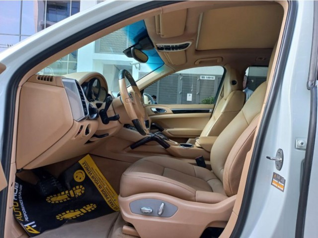 Porsche Cayenne, Carros, Bissau