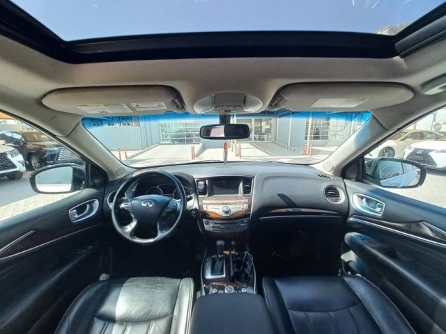 Infiniti JX35, Carros, Bissau