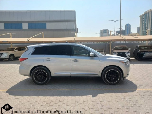 Infiniti JX35, Carros, Bissau