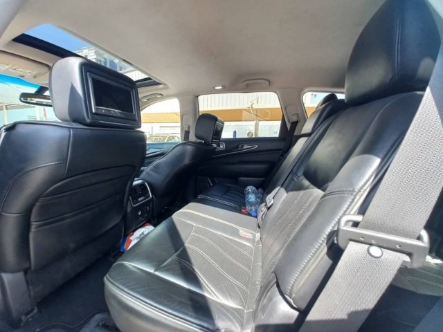 Infiniti JX35, Carros, Bissau