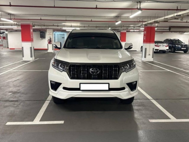 Toyota Land Cruiser Prado, Carros, Bissau