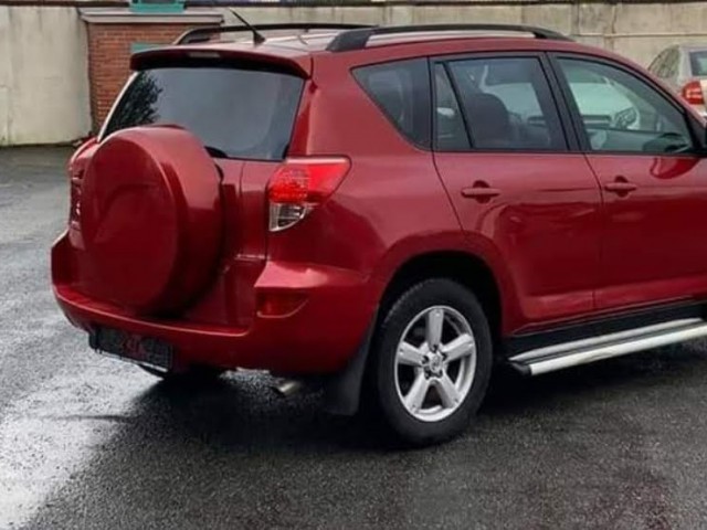 Toyota RAV4, Carros, Bissau