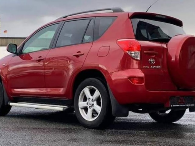 Toyota RAV4, Carros, Bissau
