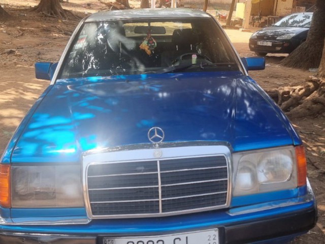Mercedes-Benz Class C, Carros, Bissau