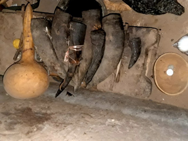 DJAMBAKUS, Outro para Negócios, Bissau