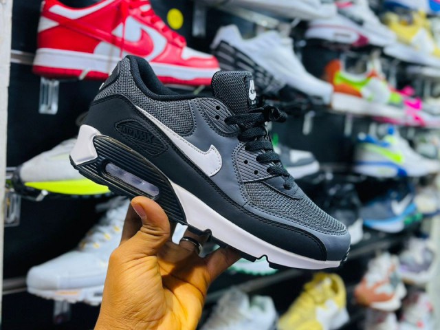 Tenis Nike Air Max, Roupa, Bissau