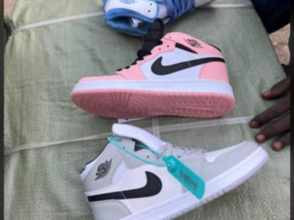 Diferentes Tenis Nike Air Force 1, Calçado, Bissau