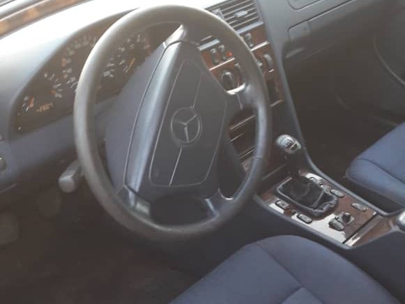 Mercedes Benz C-Class, Carros, Bissau