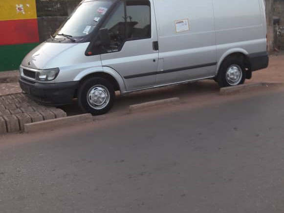 Ford Transit, Carros, Bissau