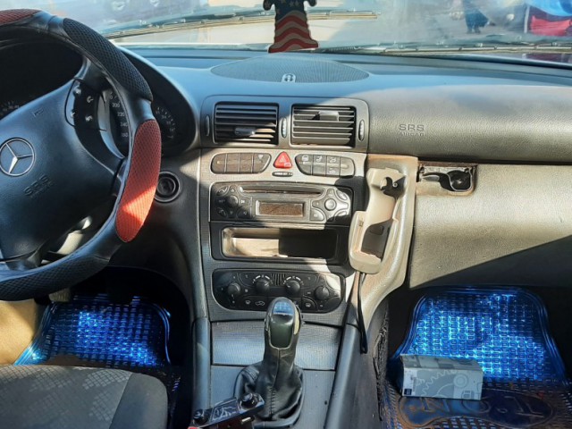 Mercedes-Benz Classe-C, Carros, Bissau