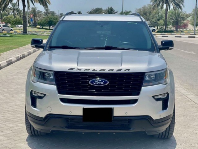 Ford Explorer, Carros, Bissau