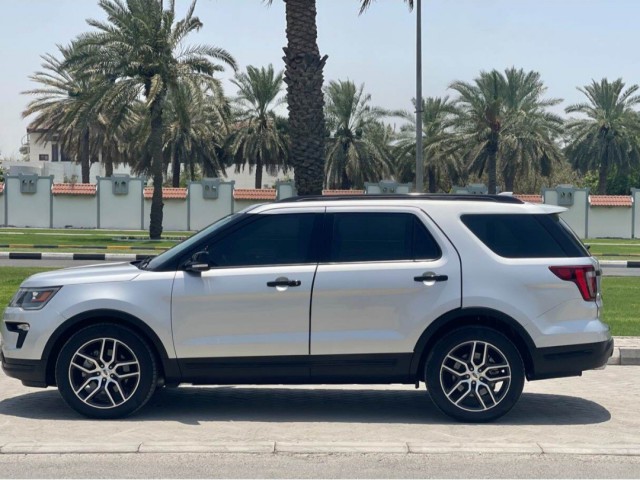Ford Explorer, Carros, Bissau