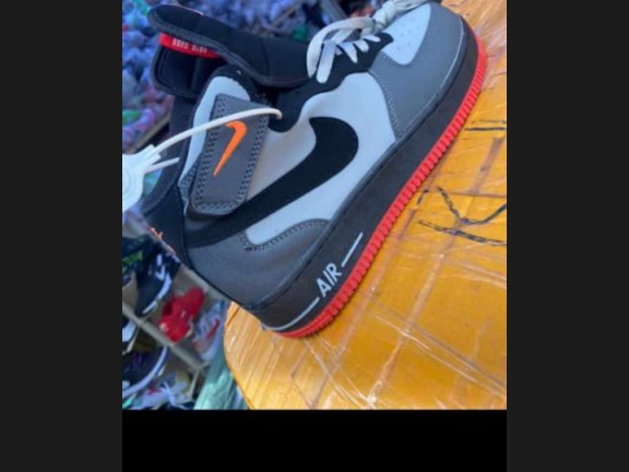 Nike Air Force 1, Calçado, Bissau