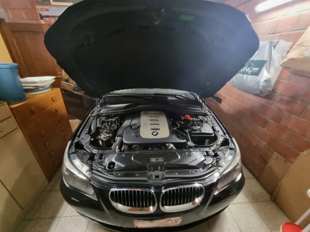 BMW Serie 5, Carros, Bissau