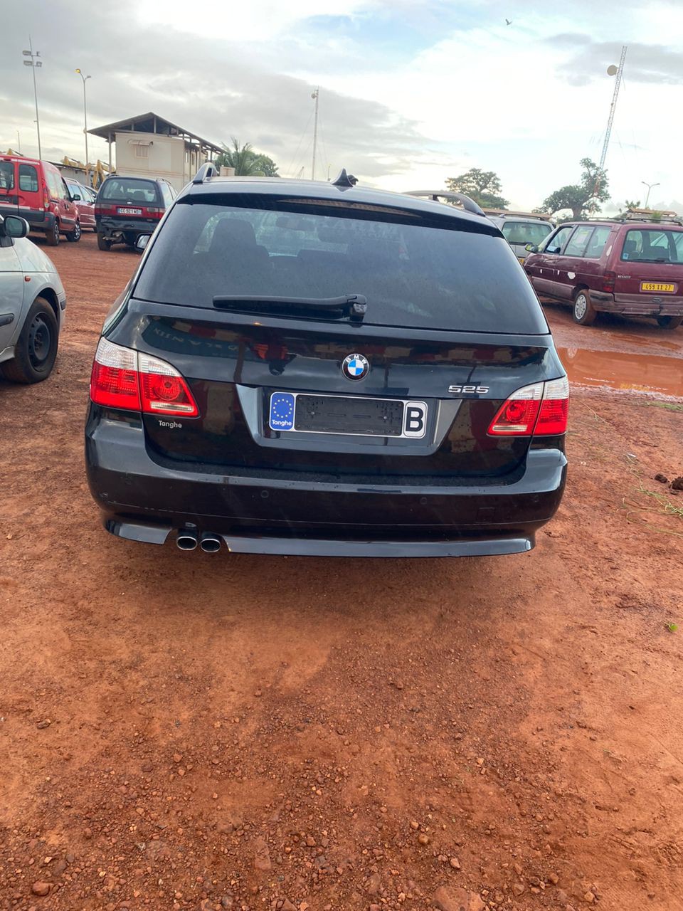 BMW Serie 5, Carros, Bissau