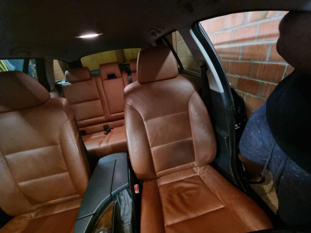 Carro, Camiões - Autocarros, Bissau