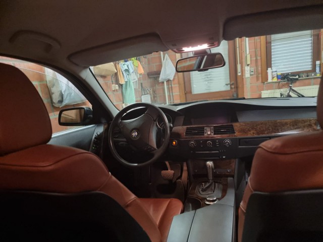 Carro, Camiões - Autocarros, Bissau