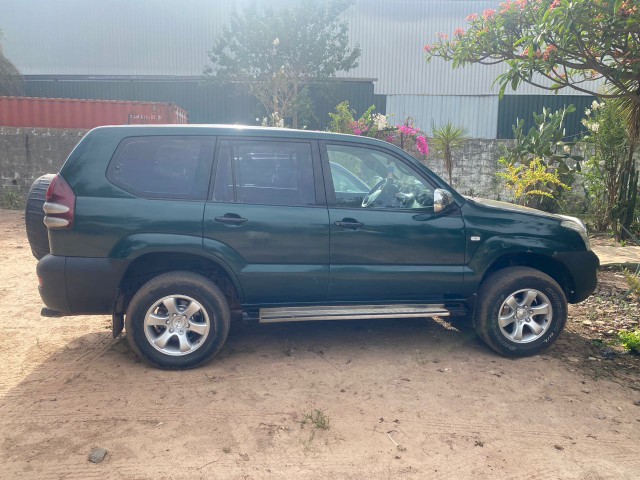 Toyota Land Cruiser Prado, Carros, Bissau